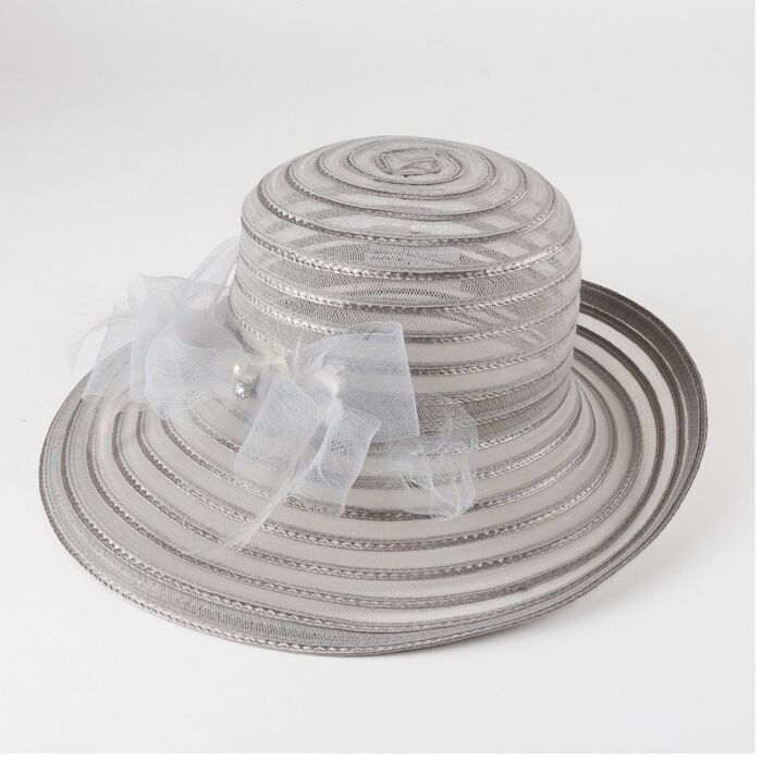 Grey hat with a black bow 