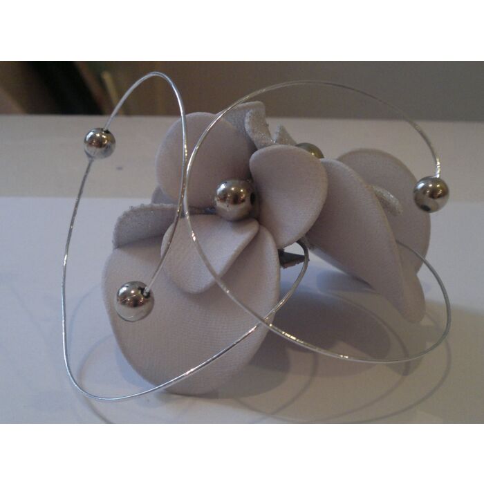 Flower hair fascinator
